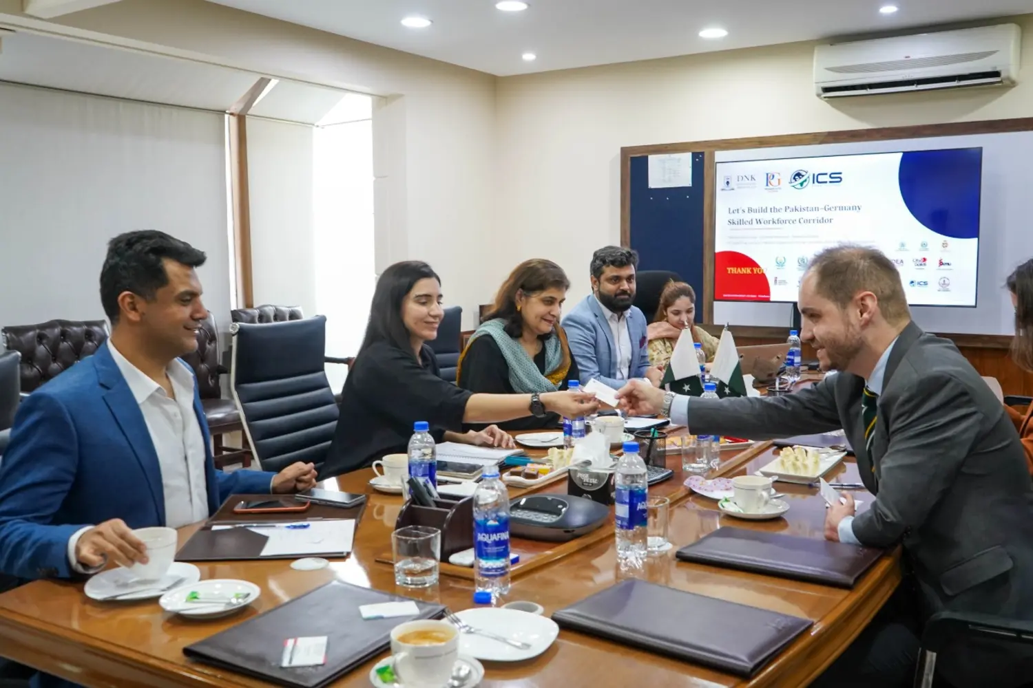 ICS leadership meeting with an international delegation