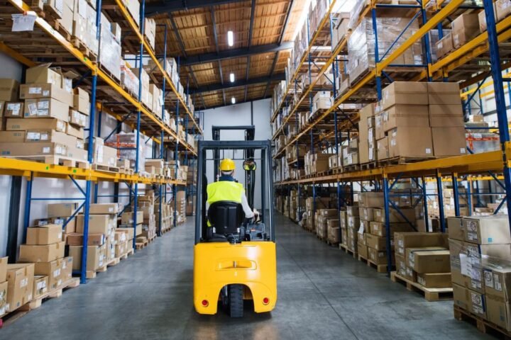 Warehouse Worker – Greece Work Permit